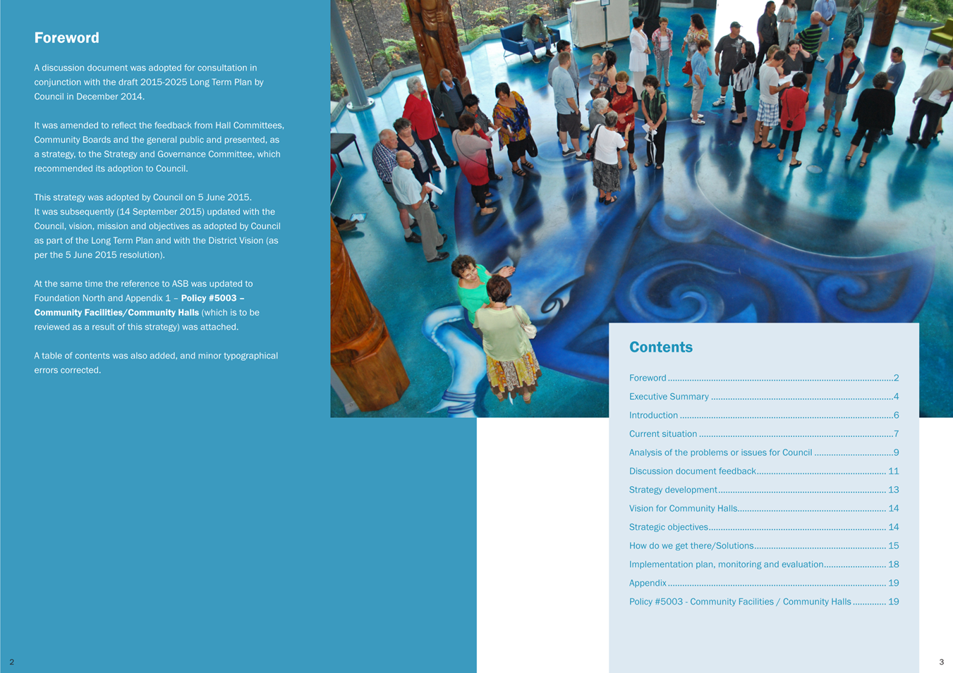A group of people standing in a room

AI-generated content may be incorrect.